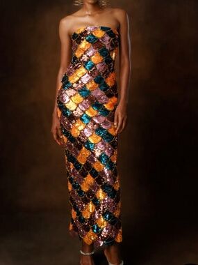 Kiltentar Mami Isura  sequin strapless maxi dress
